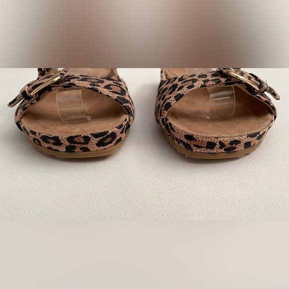 Stuart Weitzman Freely leopard cheetah suede buckle flat Sandal 10 - Picture 5 of 9